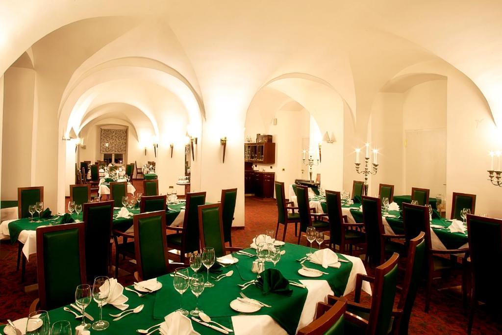 Hotel Schloss Schwarzenfeld Bagian luar foto