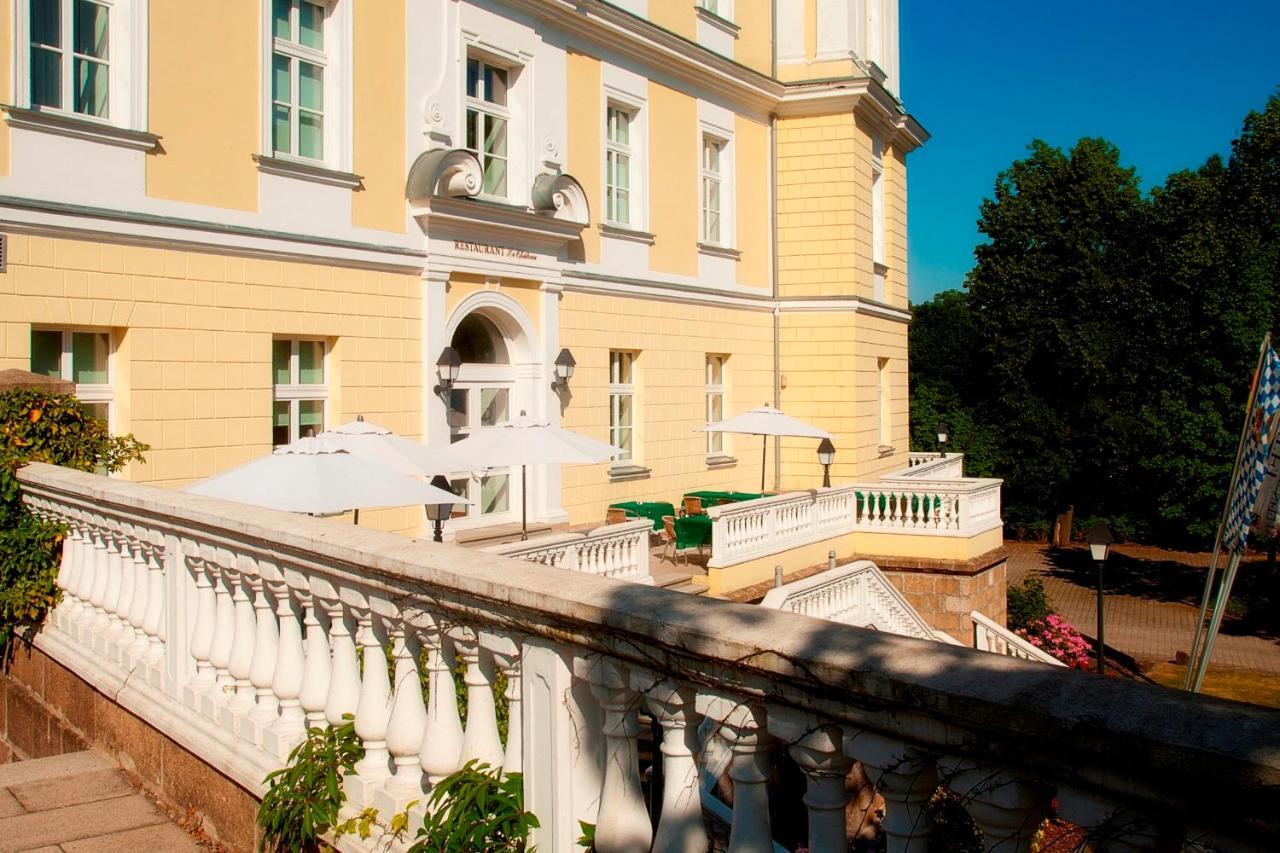 Hotel Schloss Schwarzenfeld Bagian luar foto